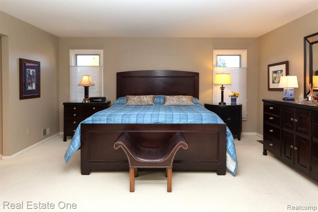 5538 CLEARVIEW Drive, Troy, MI 48098 — Photo 36