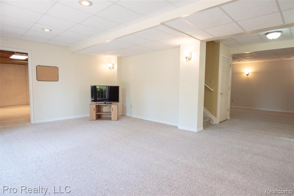 4233 Holly Lane, Rochester, MI 48306 — Photo 31
