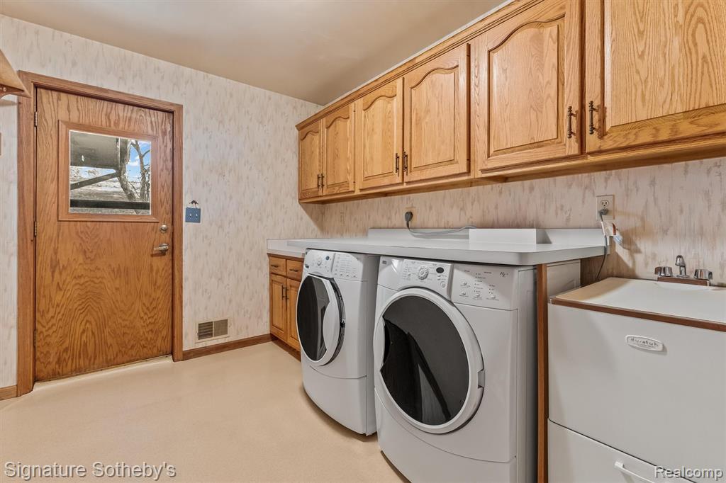 6571 Deer Ridge Drive, Clarkston, MI 48348 — Photo 21