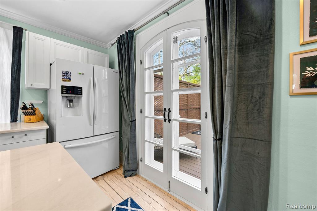 397 KERCHEVAL Avenue, Grosse Pointe Farms, MI 48236 — Photo 23