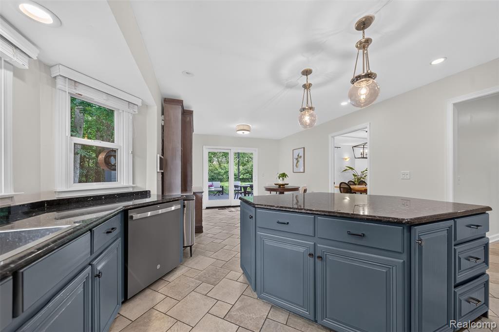 6713 Aurora Drive, Troy, MI 48098 — Photo 44