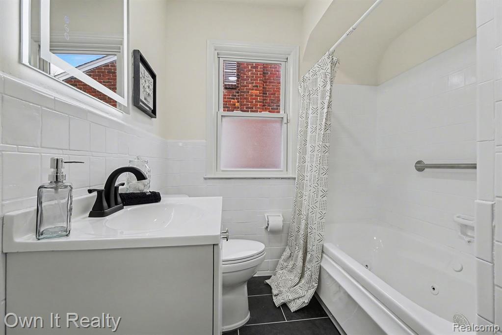 20242 Steel Street, Detroit, MI 48235 — Photo 14