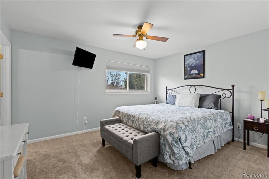 7928 MEADOW Drive, Waterford, MI 48329 — Photo 20