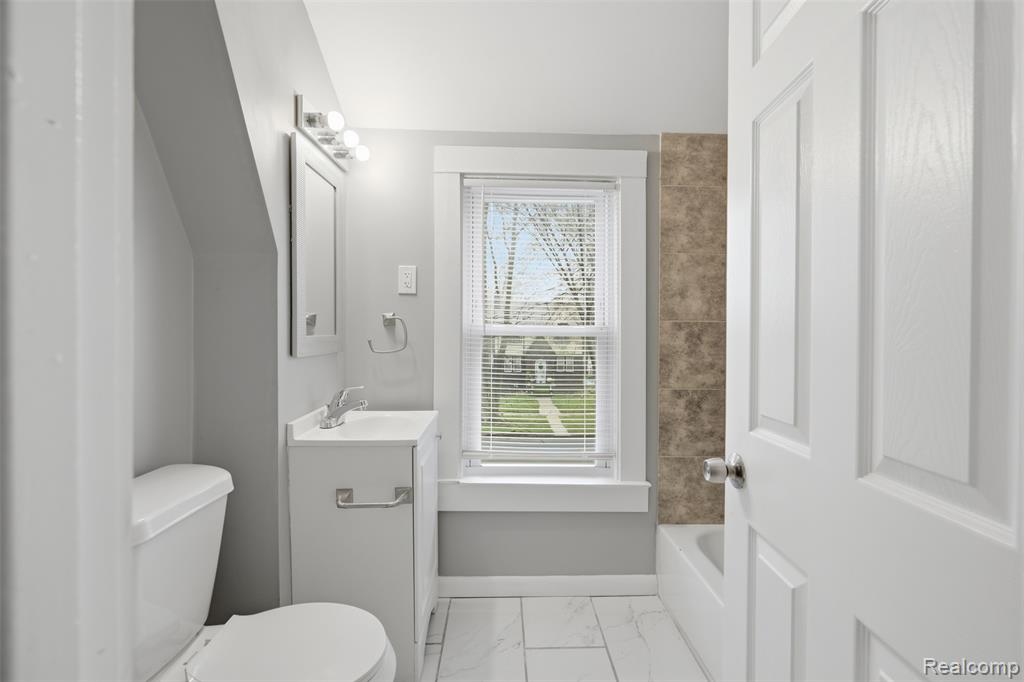 16614 Sunderland Road, Detroit, MI 48219 — Photo 18