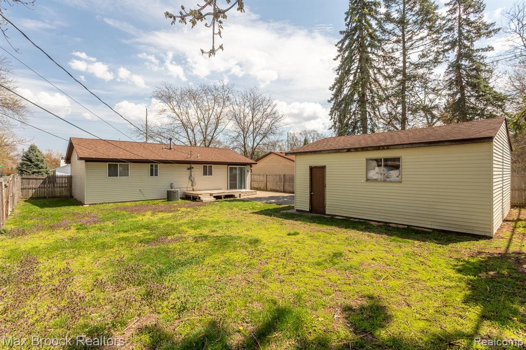 47445 DEQUINDRE Road, Rochester Hills, MI 48307 — Photo 28