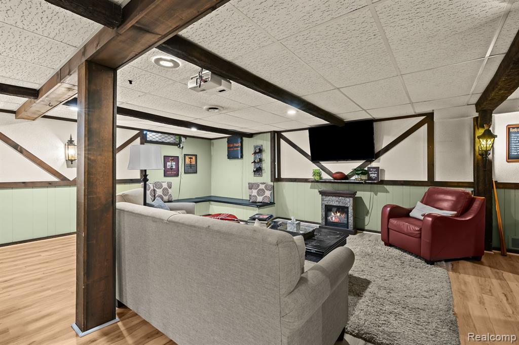 856 THORNTREE, Bloomfield Hills, MI 48304 — Photo 37