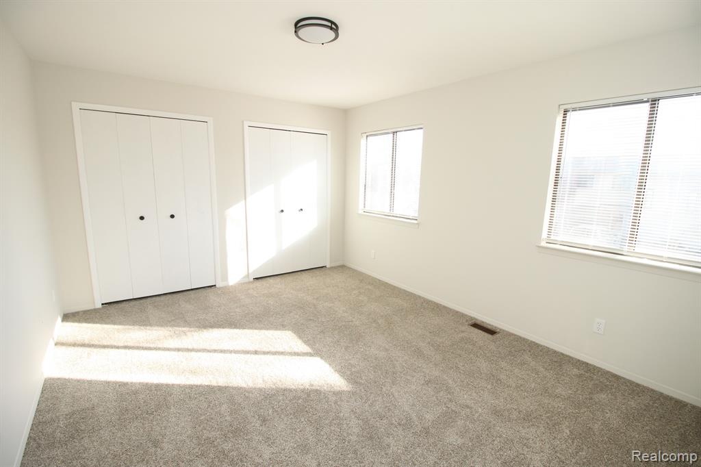 40831 HIGHPOINTE Drive, Clinton Twp, MI 48038 — Photo 23