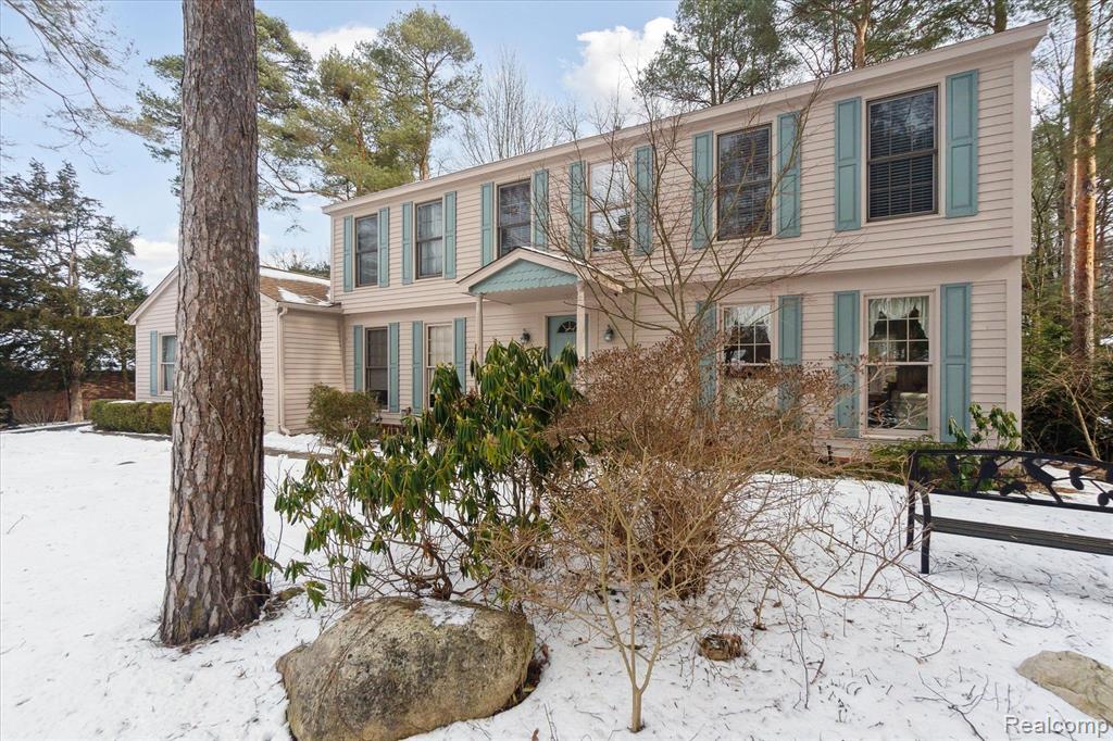 8150 FAWN VALLEY Drive, Clarkston, MI 48348 — Photo 2