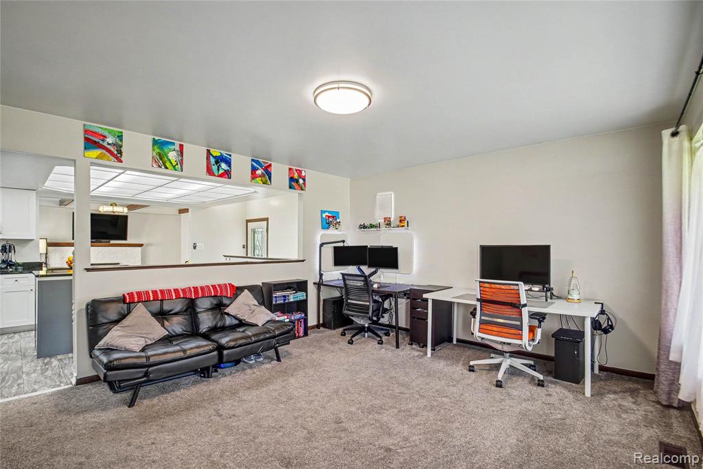 8530 Canal Road, Sterling Heights, MI 48314 — Photo 5