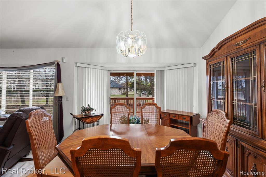 5776 Woodview Drive, 6, Sterling Heights, MI 48314 — Photo 16