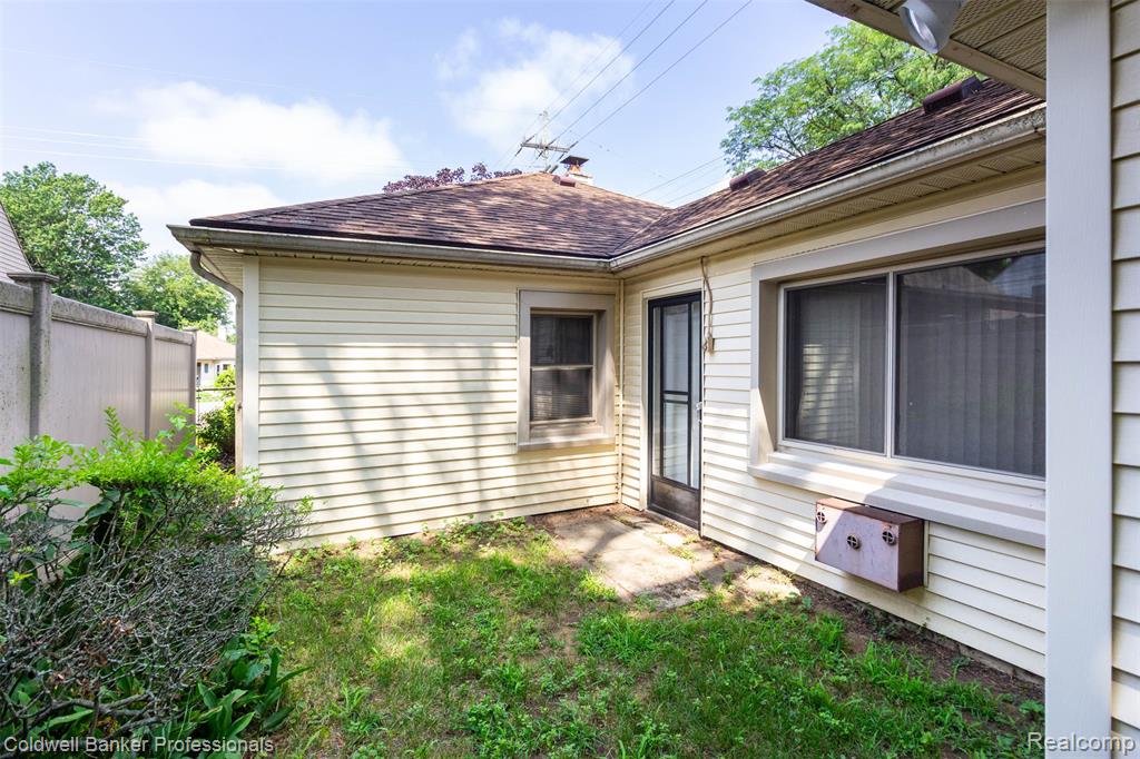 7332 N Vernon Street E, Dearborn Heights, MI 48127 — Photo 28