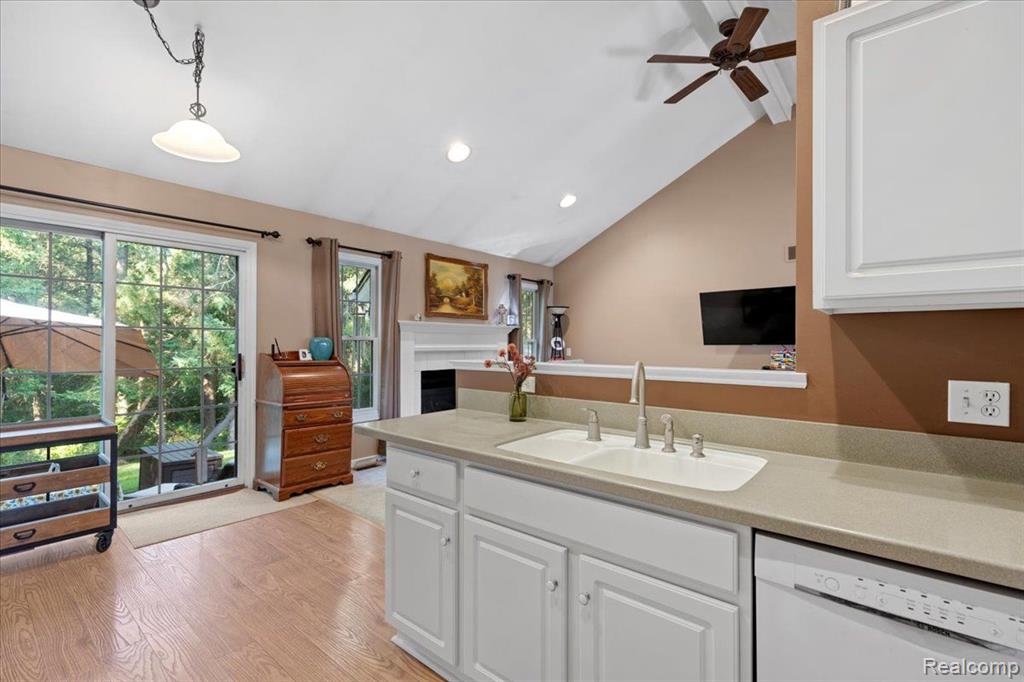 100 JAMESTOWN Drive, Metamora, MI 48455 — Photo 9