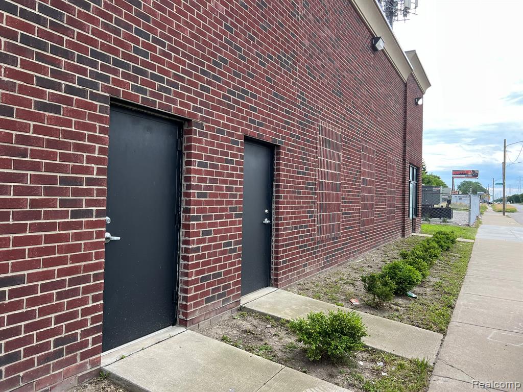 5540 E 8 MILE Road E, Detroit, MI 48091 — Photo 7