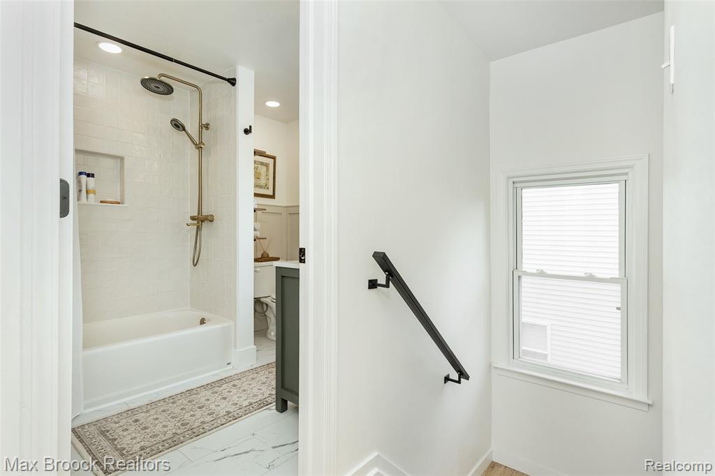 430 N Altadena Avenue, Royal Oak, MI 48067 — Photo 24