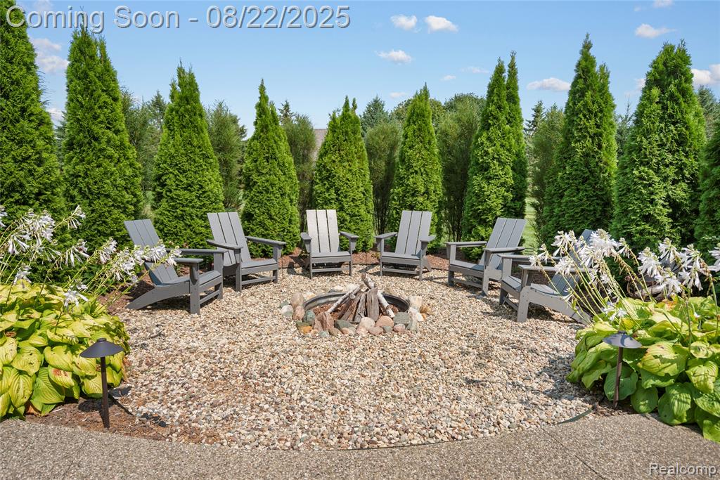 637 Edinburgh Circle, Highland, MI — Photo 44