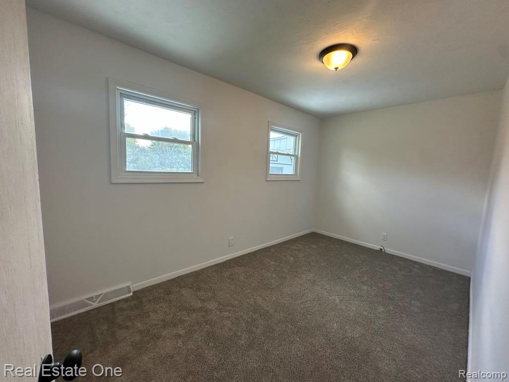 5481 Belsay Road, Grand Blanc, MI 48439 — Photo 5