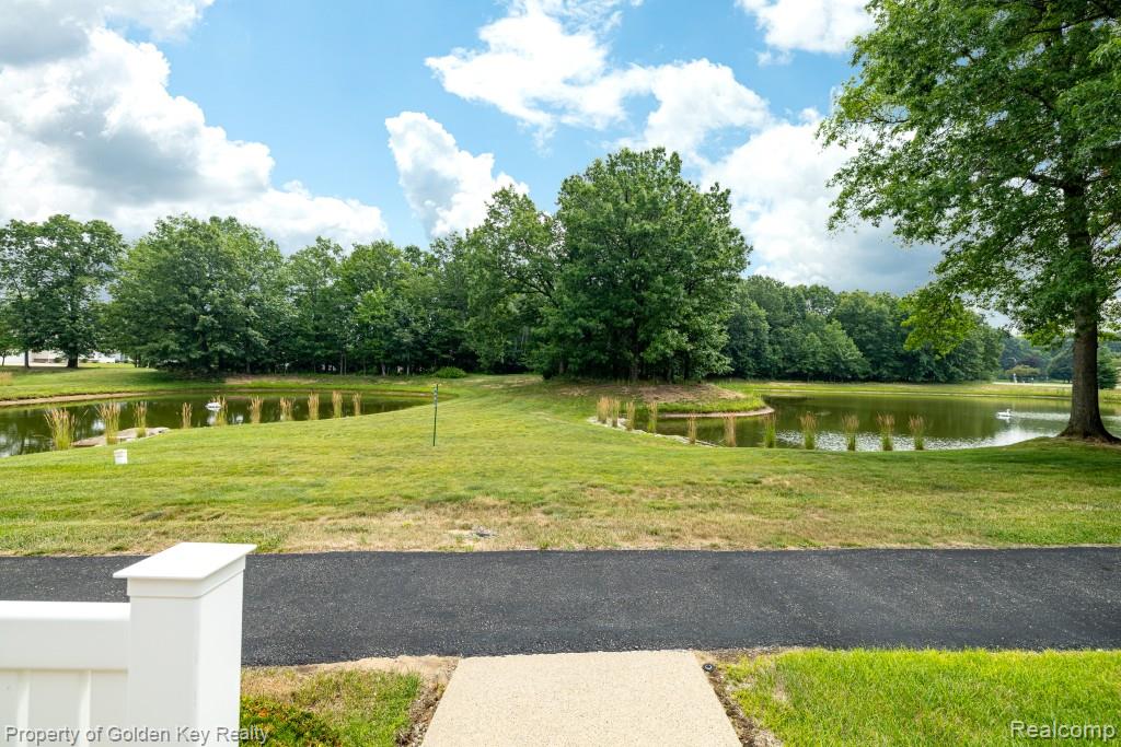 1160 Abbey Court, Westland, MI — Photo 24