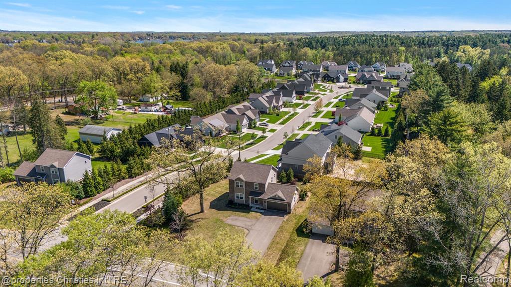 4125 S Newton Road, Commerce Twp, MI 48390 — Photo 37
