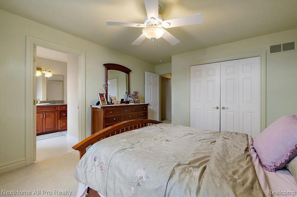 18730 MARBLE HEAD Drive, Northville, MI 48168 — Photo 39