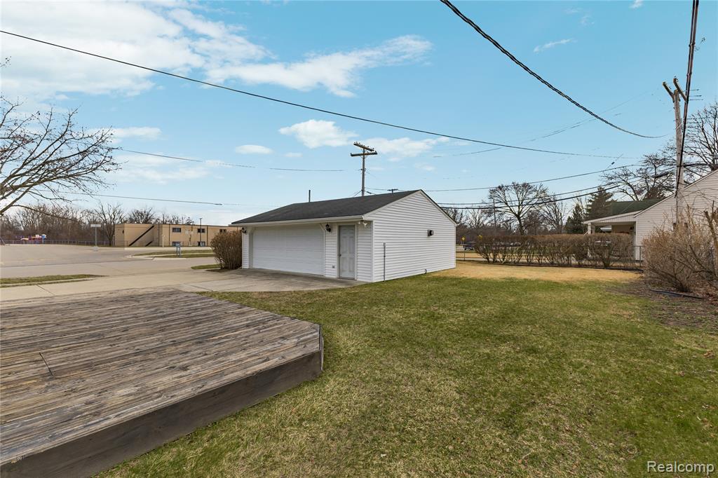 684 Greylock Street, Belleville, MI 48111 — Photo 37