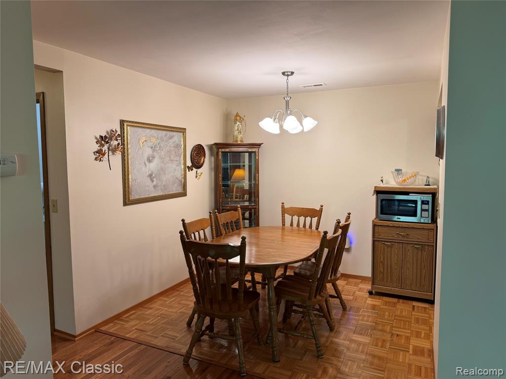7806 Manor Circle, 203, Westland, MI — Photo 4