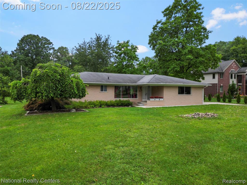6525 Norton Drive, Troy, MI 48085 — front exterior