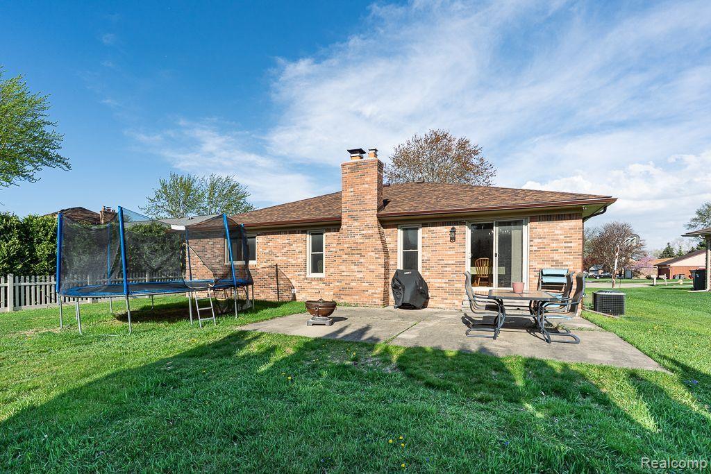 44053 TERRICAR Lane, Clinton Twp, MI 48038 — Photo 25