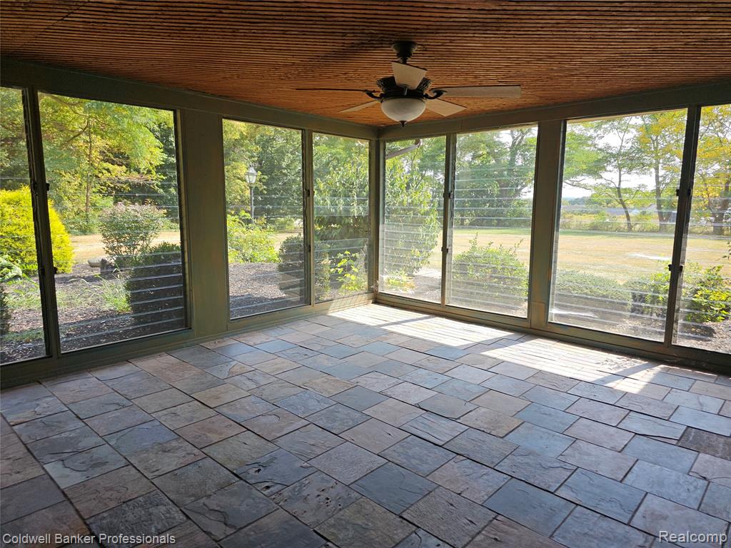 58540 Grand River Avenue, New Hudson, MI 48165 — Photo 45