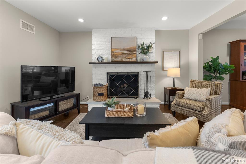 867 CARPENTER Street, Northville, MI 48167 — Photo 12
