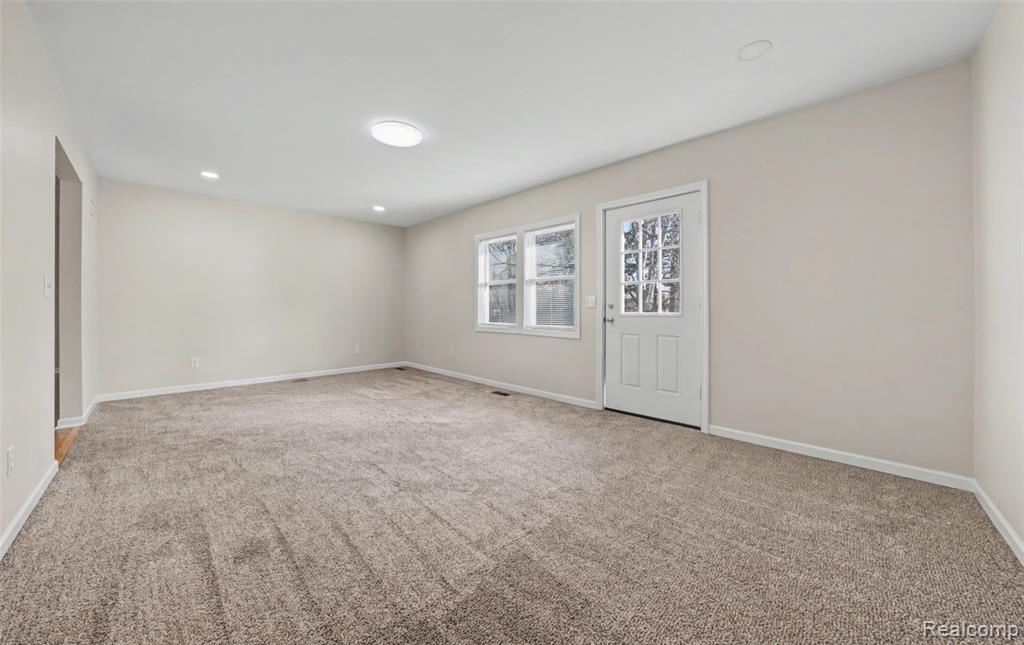 15087 N Holly Road, Holly, MI 48442 — Photo 17
