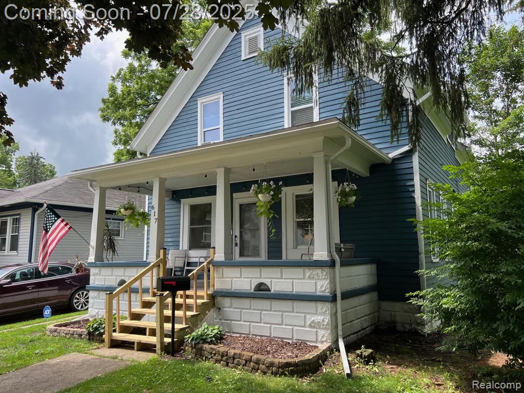 617 N Madison Street, Lapeer, MI 48446 — Photo 2