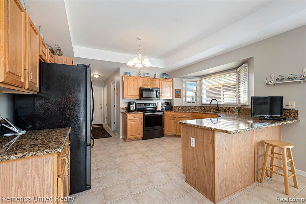 49345 Dunhill Drive, Macomb, MI 48044 — Photo 13