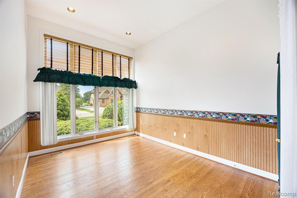 53527 Cherrywood Drive, Shelby Twp, MI 48315 — Photo 27