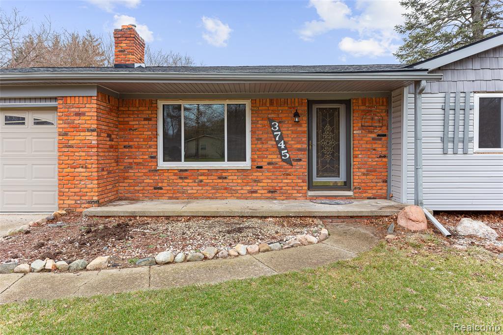 3745 Capitol Way, Highland, MI 48356 — Photo 2