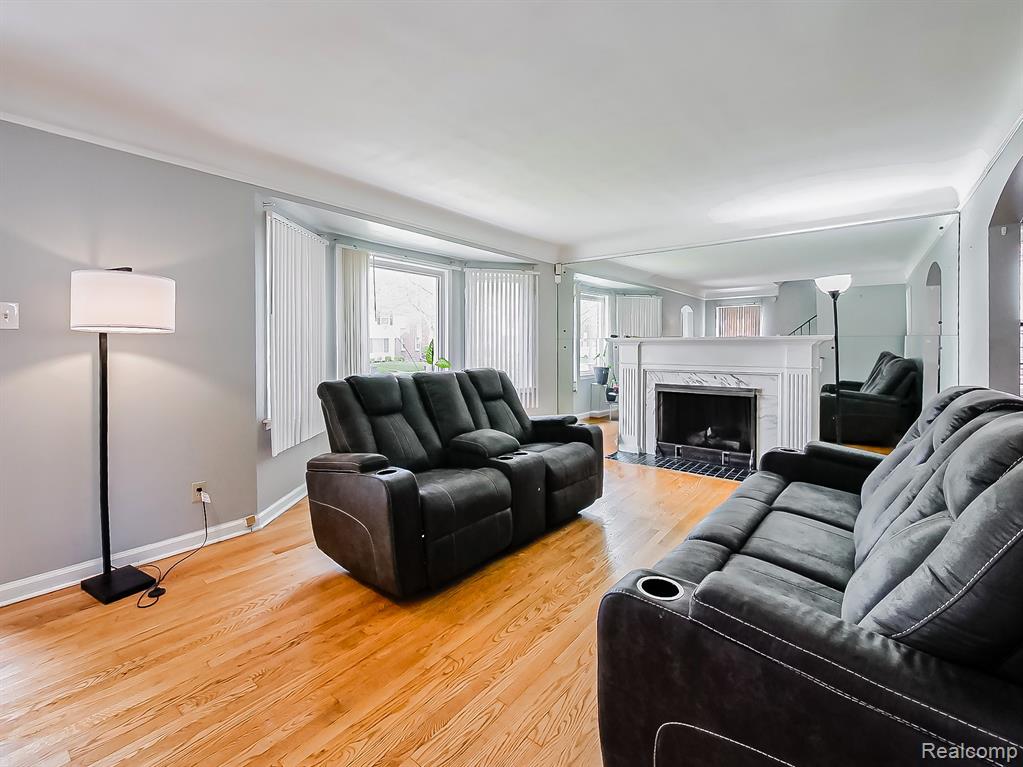 5936 Hillcrest Street, Grosse Pointe, MI 48236 — Photo 3