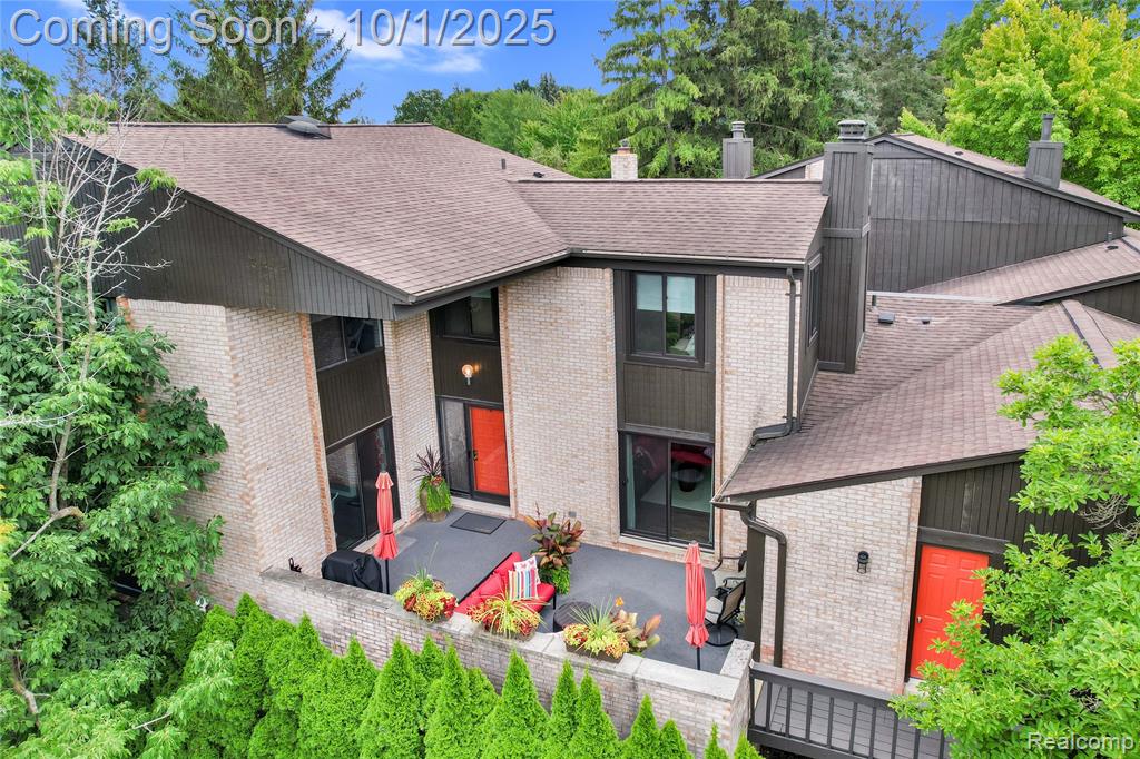 4154 Wabeek Lake Drive S, Bloomfield Hills, MI 48302 — front exterior