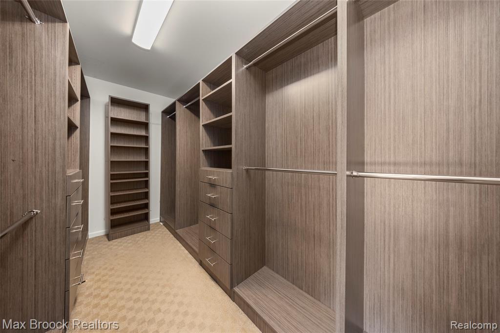 6986 Crosswell Drive, West Bloomfield, MI — Photo 41