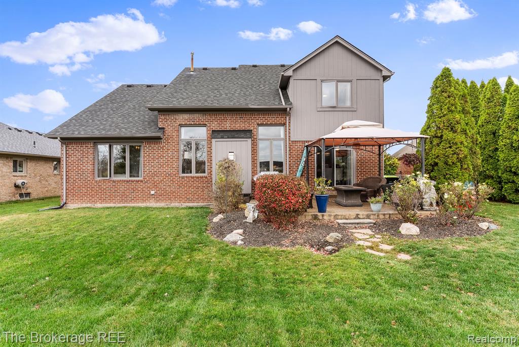 49730 WILLOWOOD Drive, Macomb, MI 48044 — Photo 38
