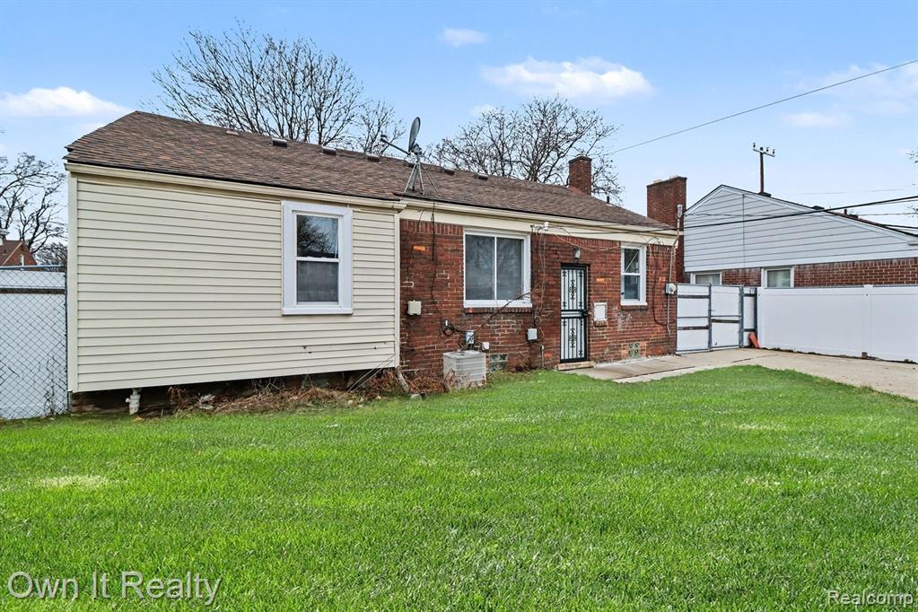 20242 Steel Street, Detroit, MI 48235 — Photo 24