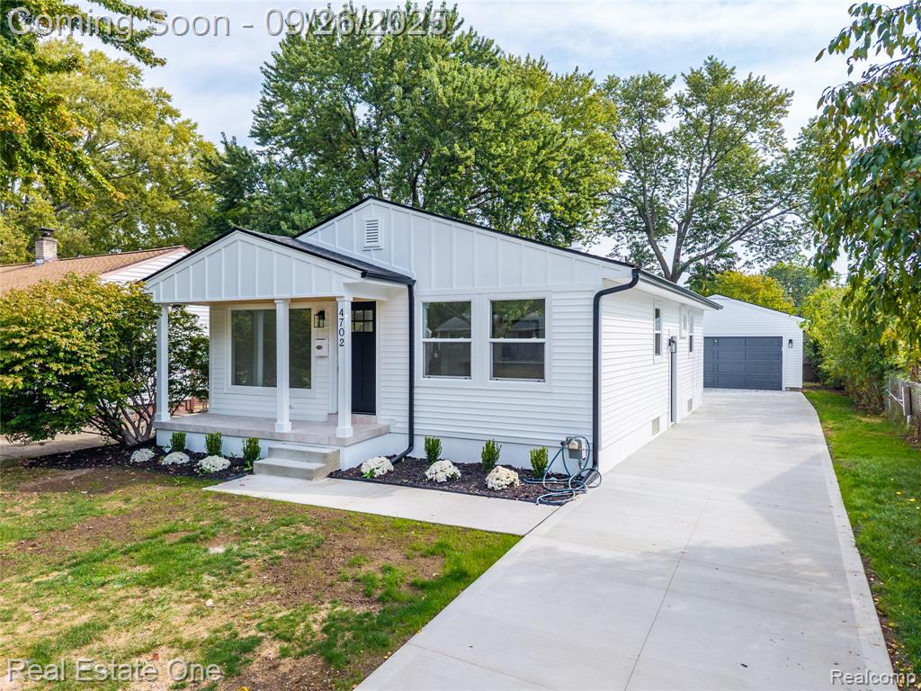 4702 Thorncroft Avenue, Royal Oak, MI 48073 — Photo 2