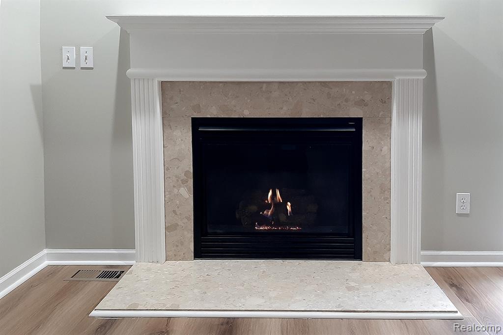 1852 N Kenwyck Drive, Ypsilanti, MI 48198 — Photo 2