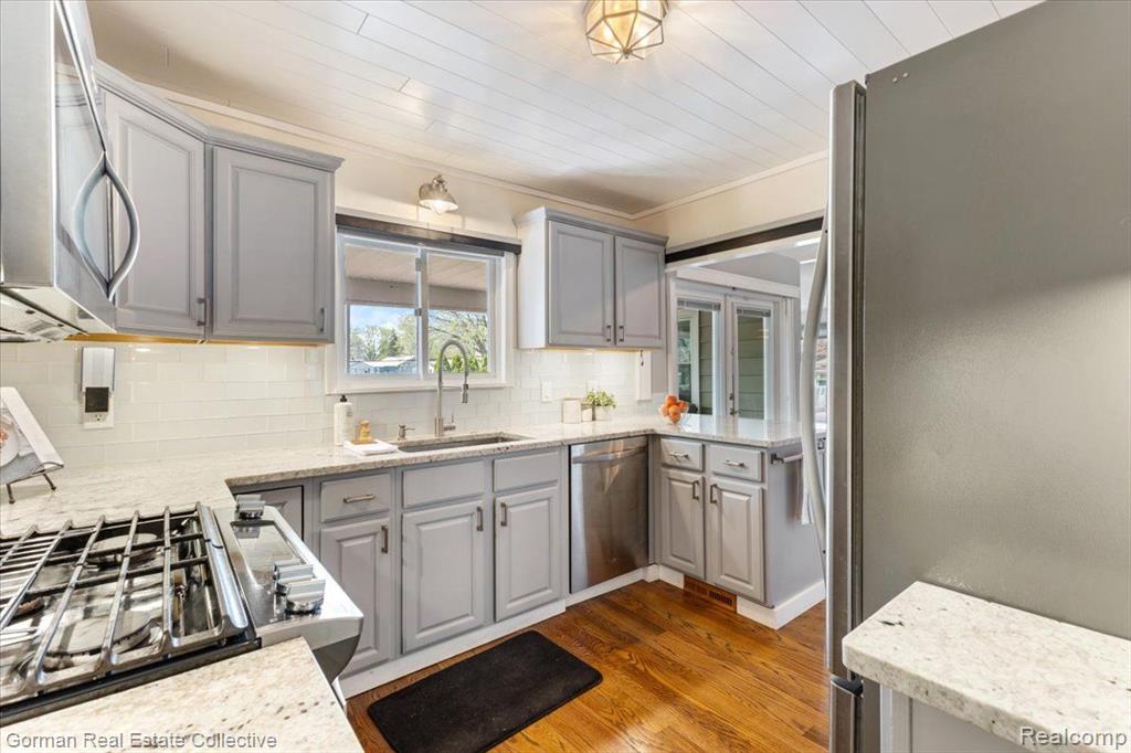 4583 FOREST Avenue, Waterford, MI 48328 — Photo 11