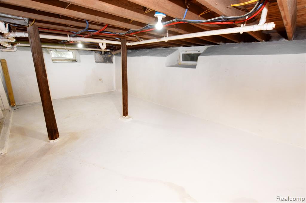 404 Adelaide, Fenton, MI 48430 — Photo 18
