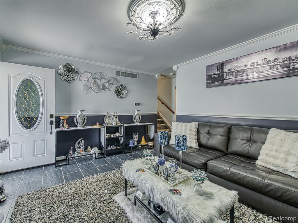 9514 Cass Avenue, Taylor, MI 48180 — Photo 4