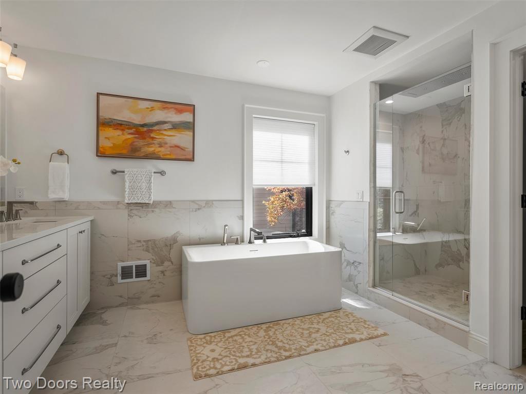 820 OAKRIDGE Avenue, Royal Oak, MI 48067 — Photo 40