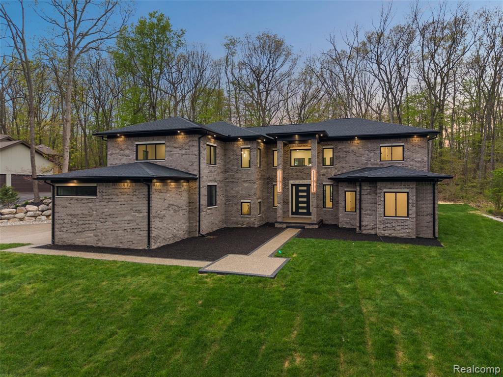 6675 College Park Drive, Clarkston, MI