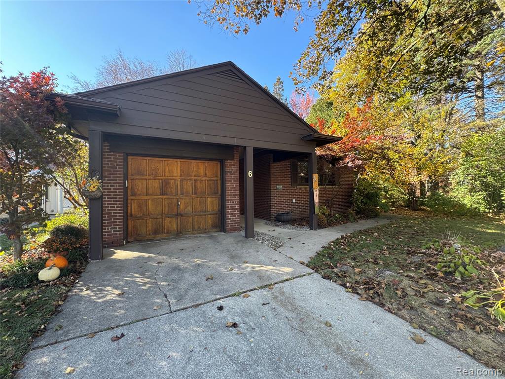 6 Danvers Lane, Dearborn, MI 48120 — front exterior