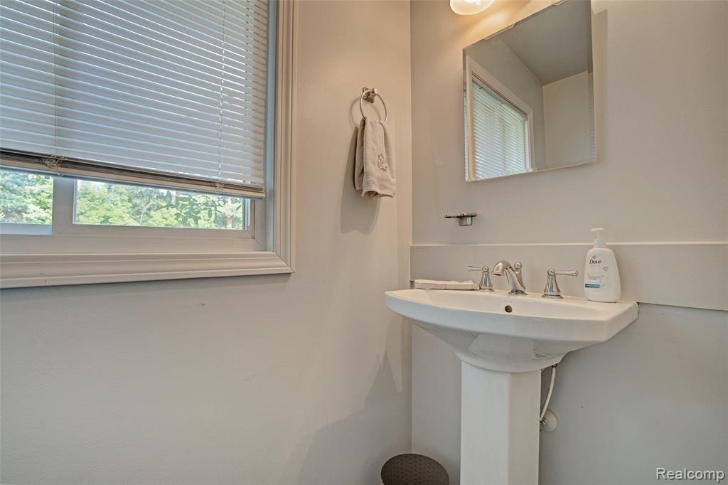300 Sherman Court, Ortonville, MI 48462 — Photo 30