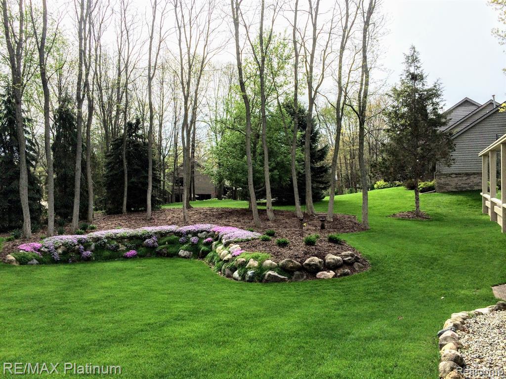 4355 Oak Pointe Drive, Brighton, MI 48116 — Photo 5