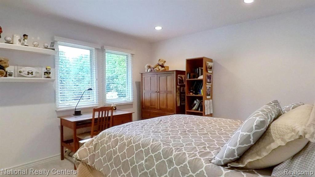 6783 Burtonwood Drive, West Bloomfield, MI — Photo 38